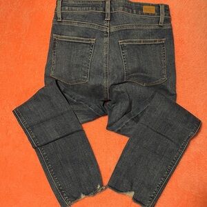 PAIGE HOXTON Ankle Skinny.
High rise Raw hem.
Distressed.
Plenty of Stretch.